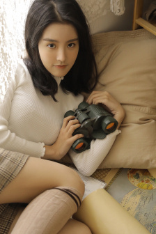 男上女下叉叉啪动态图
